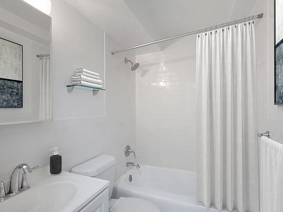 3rd image of 315 E 70th St APT 4B