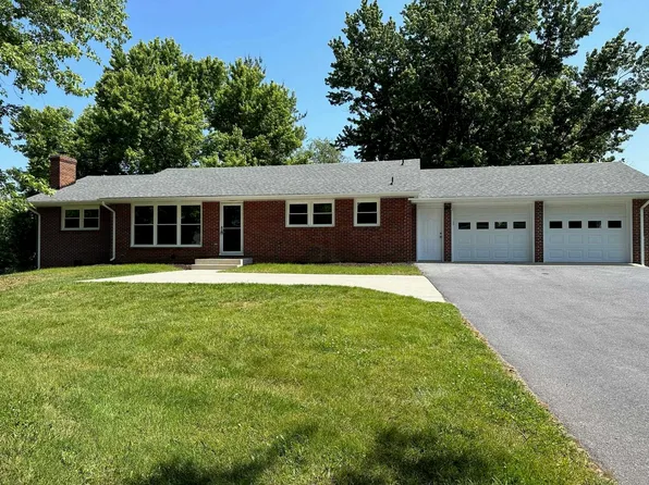 78 Hodge St, Stuarts Draft, VA 24477