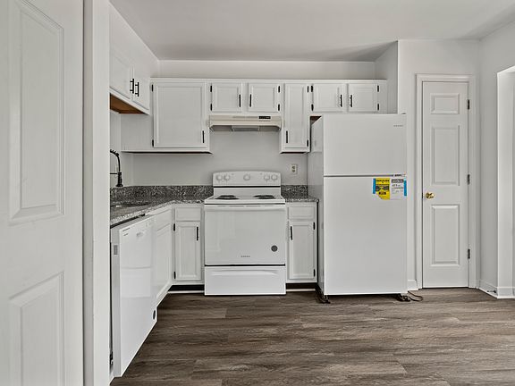 3rd image of 7212 Hotchkiss Ct