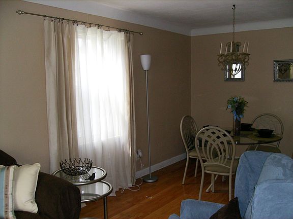 Living Room/Dining