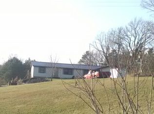 1735 N Cedar Rd, Fowlerville, MI 48836