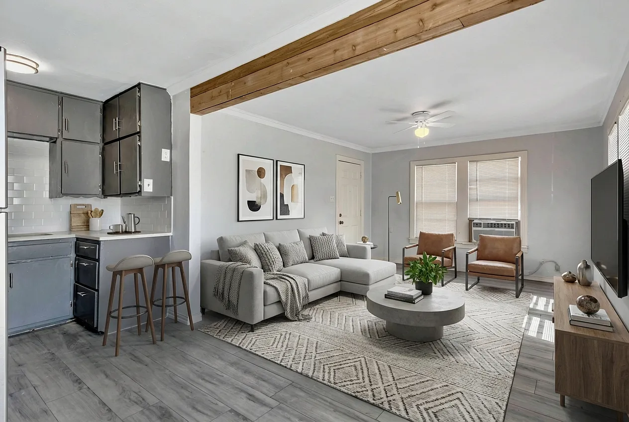 305 N Robinson St — Photo 2