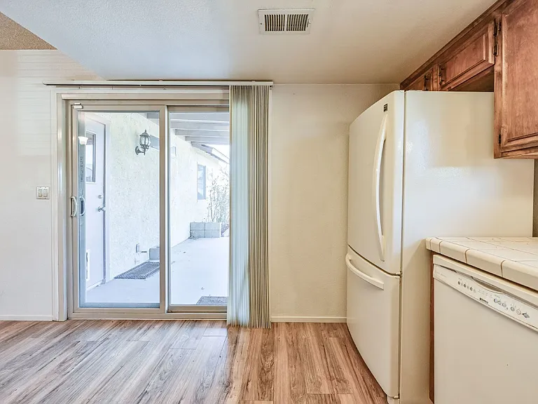 405 Fountain St — Photo 12