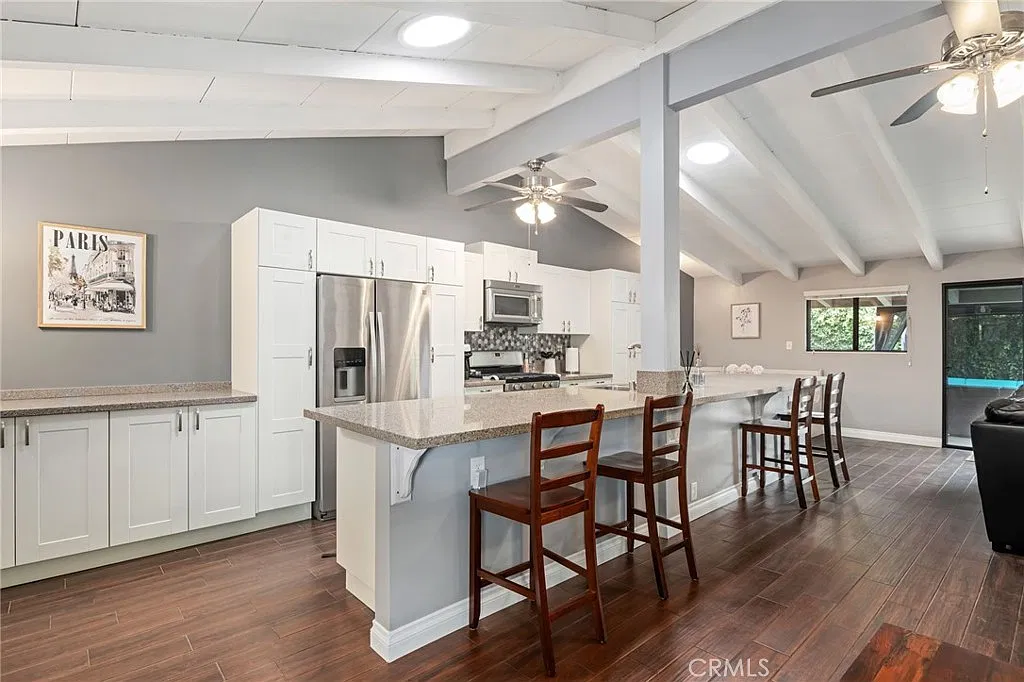 3 bed, 1392 sqft, $5,500 — Photo 3