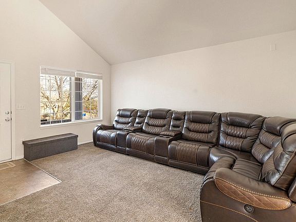 4th image of 816 Maroon Peak Cir