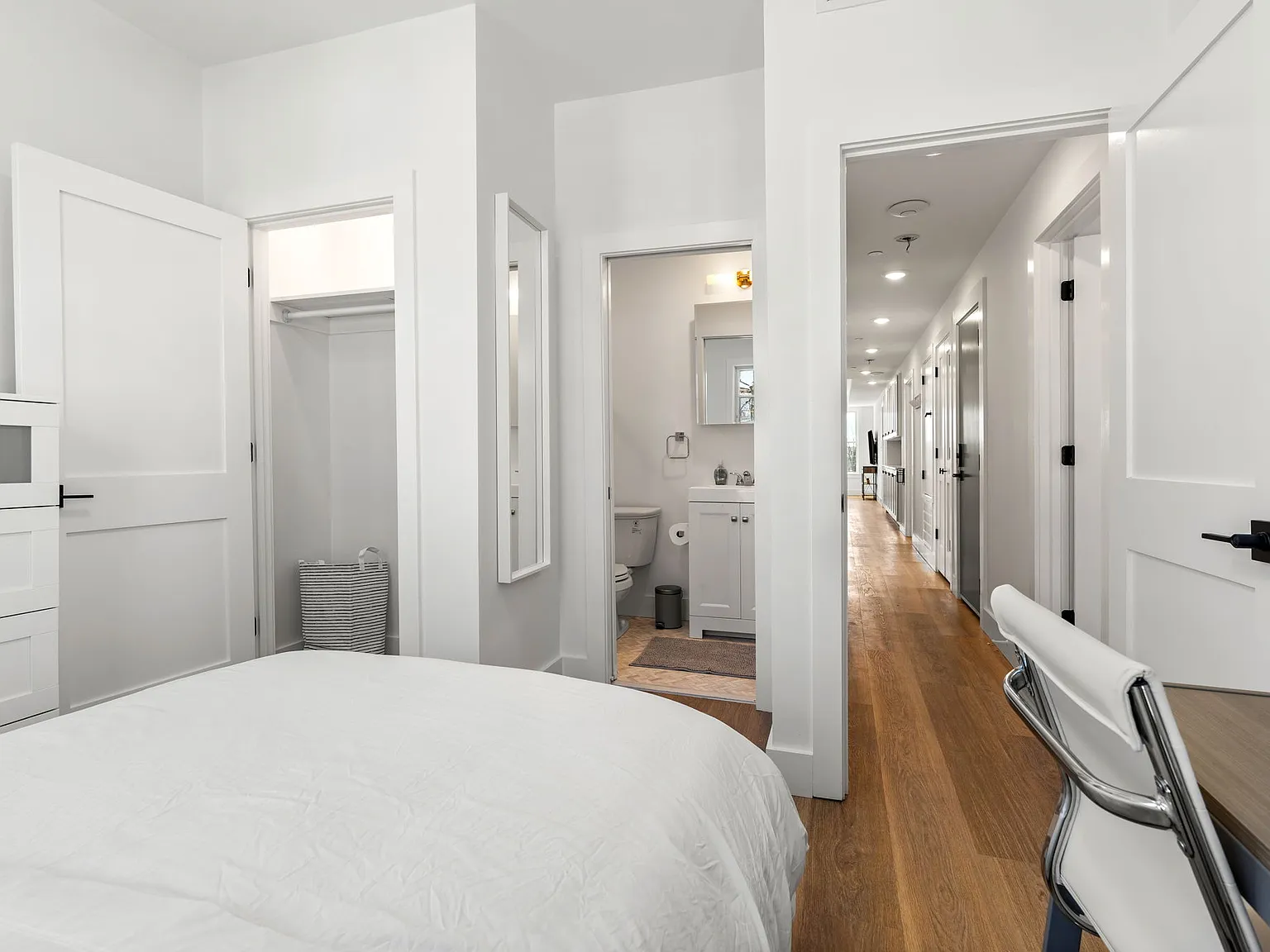 1 bed, $1,525 — Photo 2