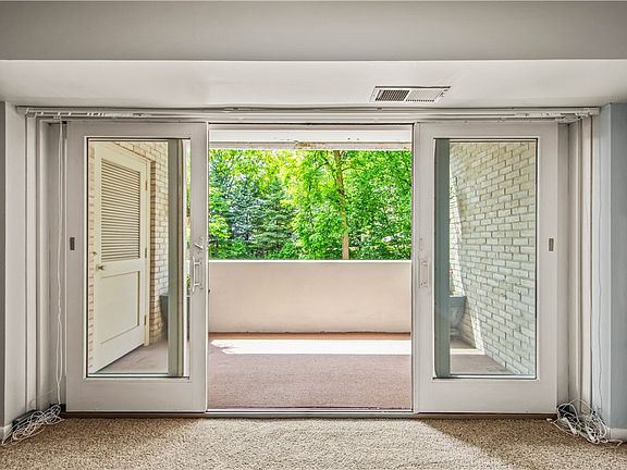 5th image of 55 Highland Rd APT 205