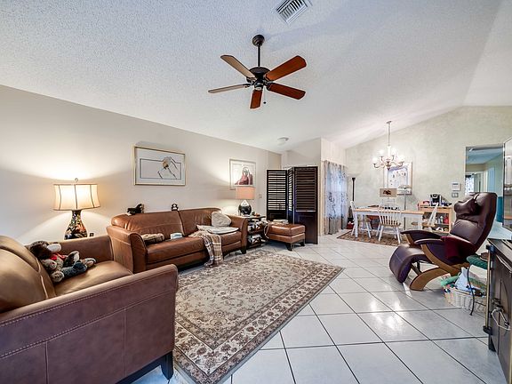 4th image of 1150 NW 107th Ave