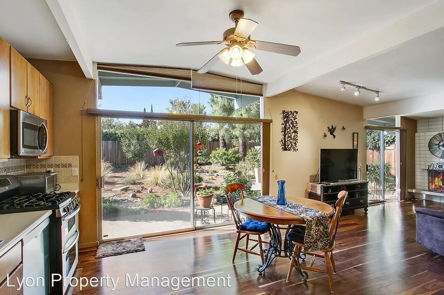 1202 Kent Dr photo 1