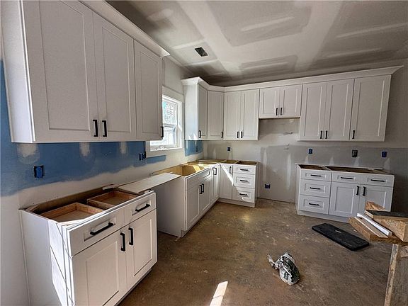 5th image of 297 Wilshire Rd NE