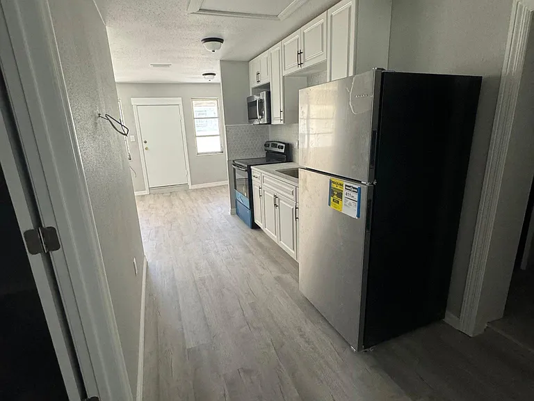 16 W Kelly St #16 — Photo 5