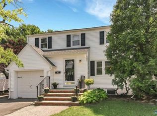 305 Kenilworth Rd, Ridgewood, NJ 07450
