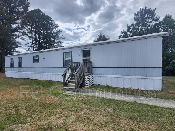 3006 Michelle Dr, Selma, NC 27576