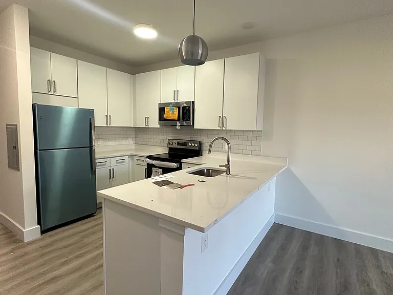 1127 Stuyvesant Ave #205 — Photo 12