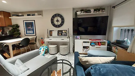 Rented by R New York