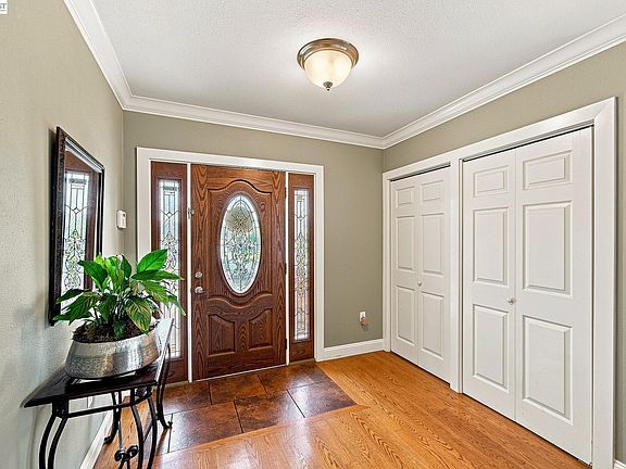 5th image of 18275 Carlton Ave