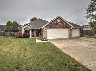 2008 Milford Dr, Bartlesville, OK 74006