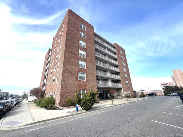 855 E Broadway APT 6G, Long Beach, NY 11561