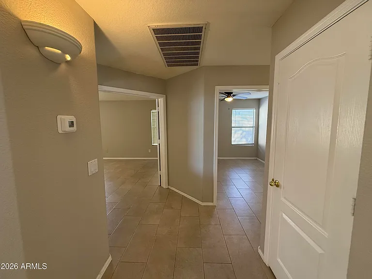 1644 E Oakland St — Photo 20