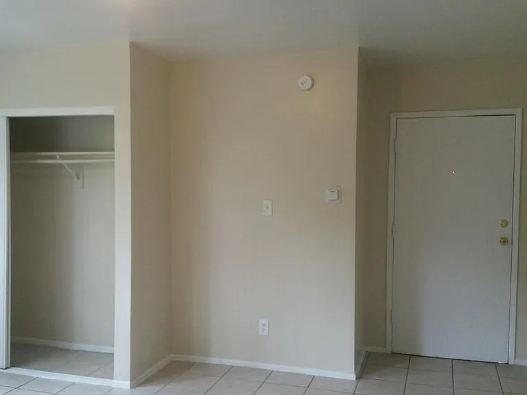 256 Crandall St #10 — Photo 6