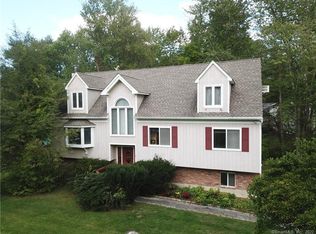 2 Rose Ln, New Fairfield, CT 06812