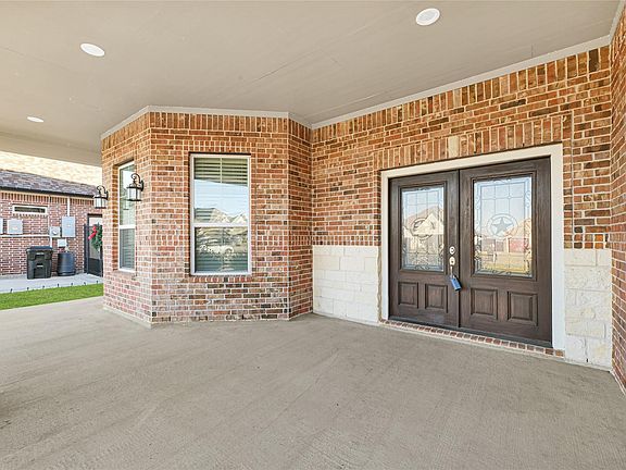 3rd image of 719 Cold Spring Dr