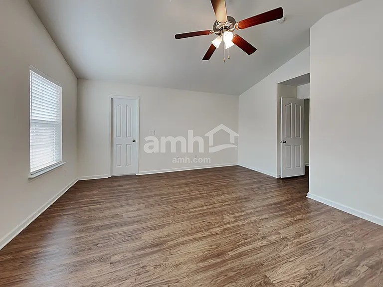 1882 Woodstone Dr — Photo 12