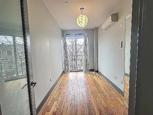 Rented by Friedman Mayer, LREB | media 3