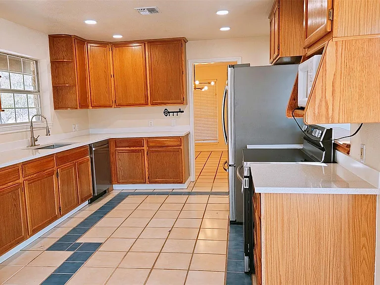105 Meadow Dr — Photo 7