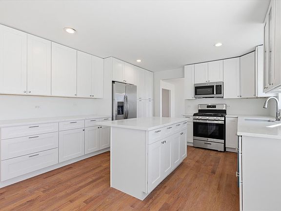4th image of 15654 S 82nd Ave