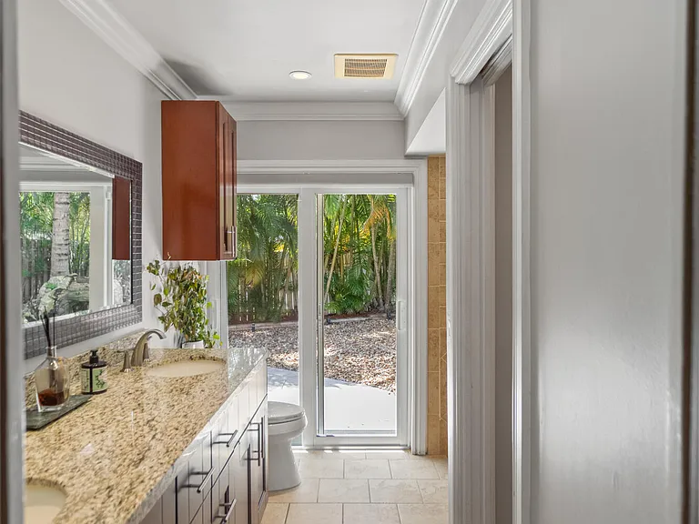 4050 NW 7th Ln — Photo 20