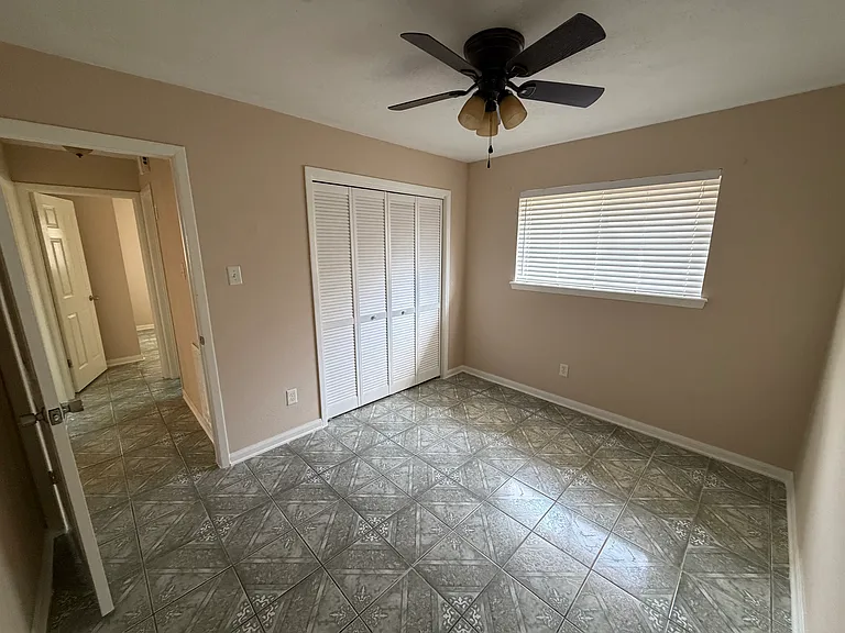 4907 Parkland St — Photo 3