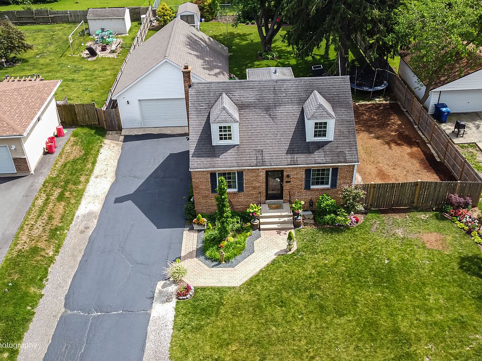 1st image of 2211 N Bonnie Brook Ln