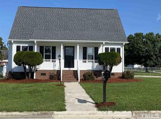 100 Greenwich Ct, Dunn, NC 28334