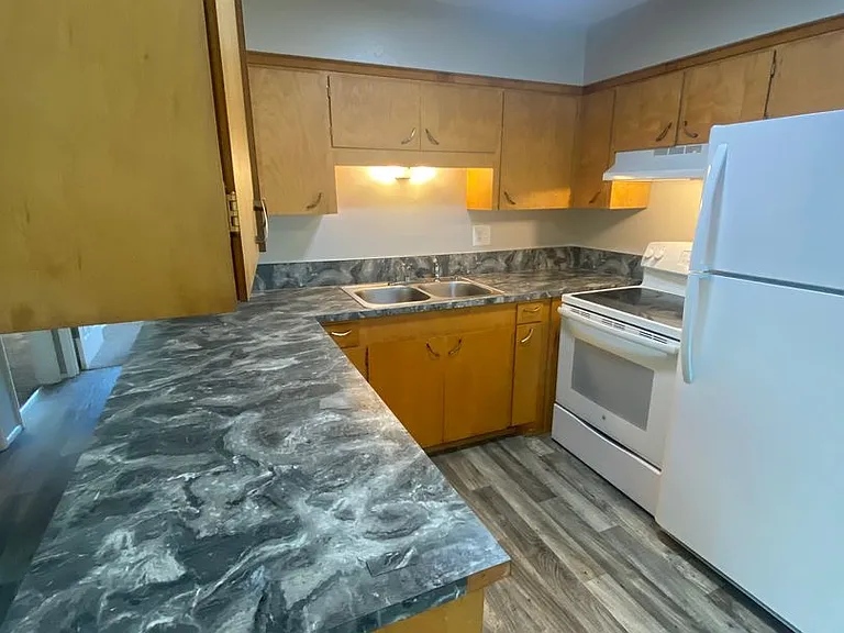 401 S Holly St — Photo 33