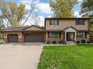 3004 Orrian Dr SE, Cedar Rapids, IA 52403