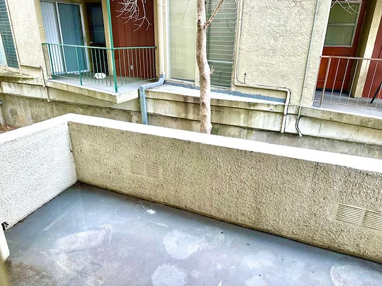 2409 College Ave — Photo 10