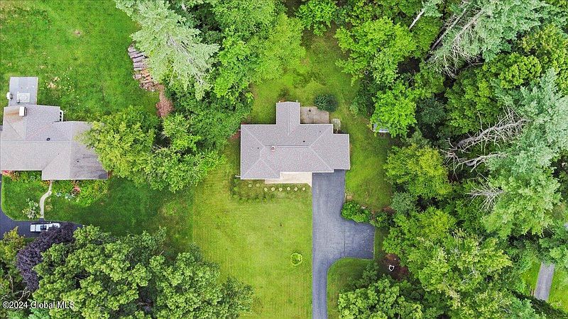 4th image of 1285 Ridge Road
