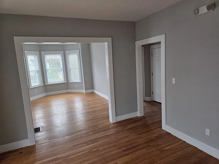 642 Moody St — Photo 19