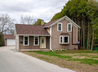 823 N 4th Ave, Sturgeon Bay, WI 54235