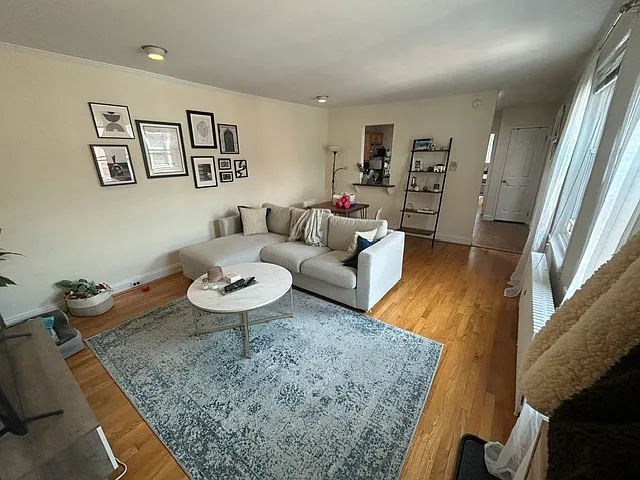 1834 Pine St #3R — Photo 1