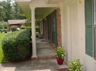 907 Poplar Rd, Starkville, MS 39759