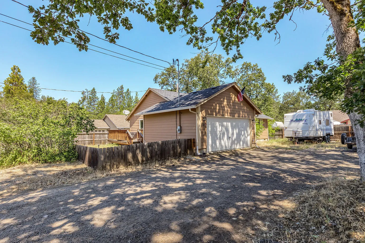 70 Maple St photo 1