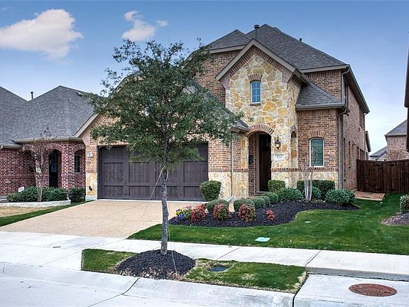 2nd image of 516 Highwood Trl