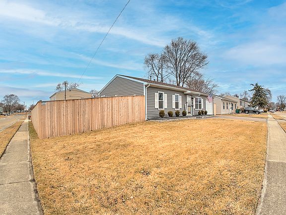 4th image of 200 Nippert Ave