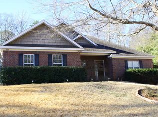 909 Cherokee Rd, Auburn, AL 36830