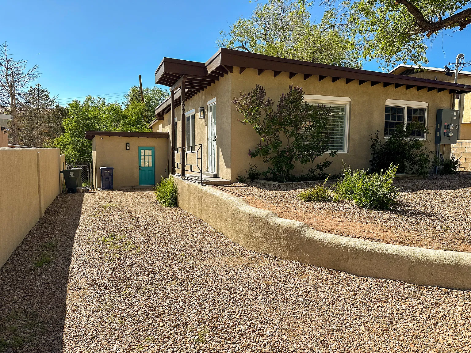 3 bed, 1100 sqft, $2,500 — Photo 1
