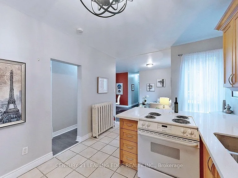 233 Borden St #UPPER LEVEL — Photo 7