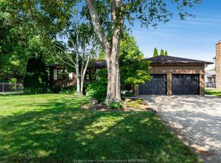 105 Pointe West Dr, Amherstburg, ON N9V 3P1