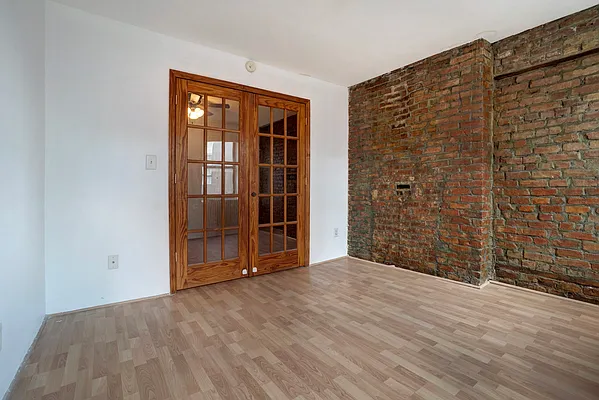 Rented by Twyford Real Estate | media 17